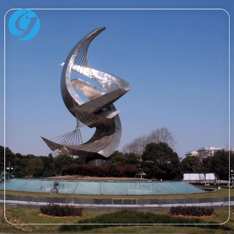 冰冷的坐標(biāo) 抽象廣場(chǎng)雕塑與城市空間的隱秘對(duì)話